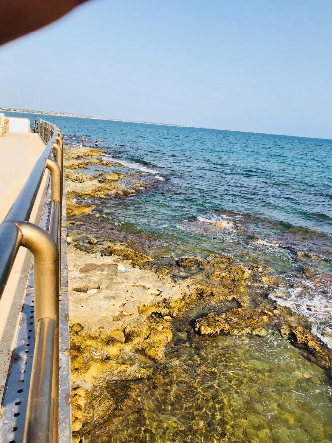 Sea Beach Pozzallo Luaran gambar